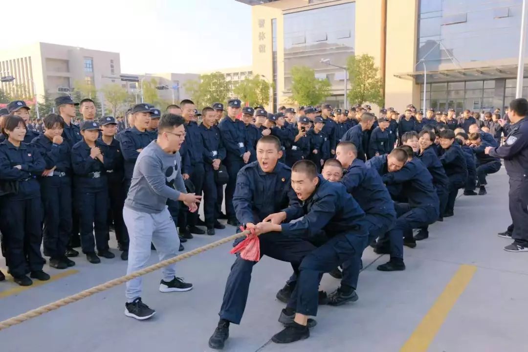 相逢警校共进退,同心协力展风采